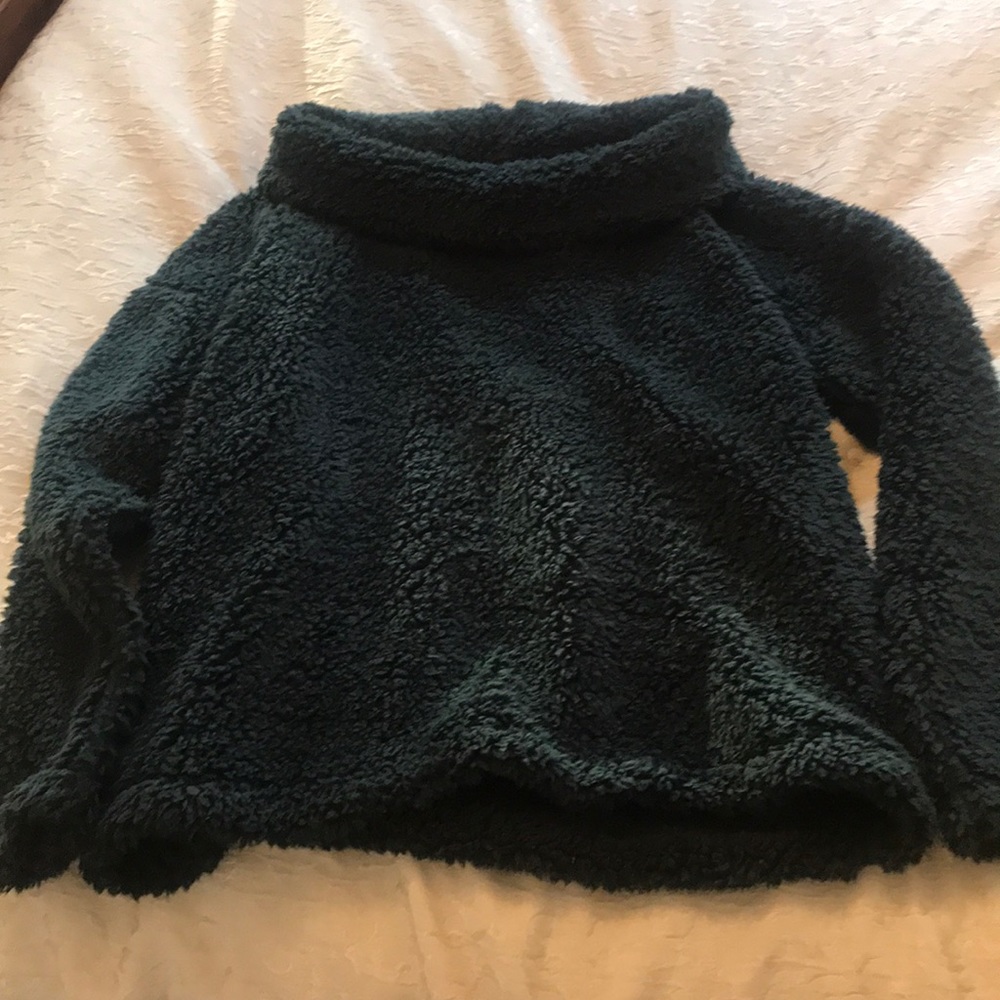 ✨new✨ fluffy green pullover